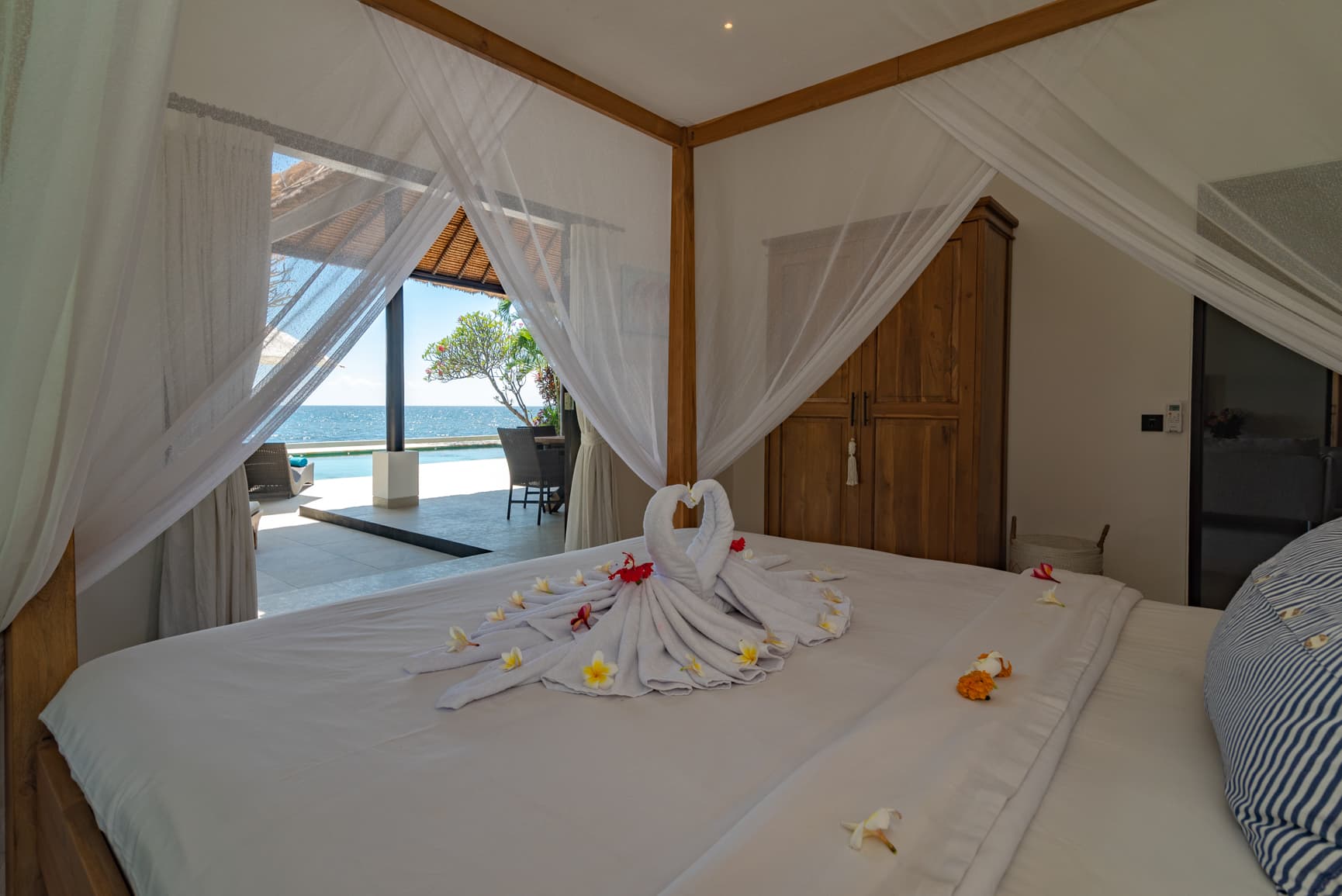 Villa Bersama — bedroom (5)